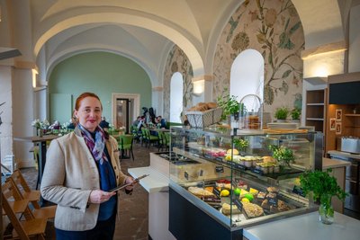 Das Café Anna hat Bistro-Charakter und 40 Plätze im Innenbereich. Geschäftsführerin Patrizia Meyn hatte das Konzept dafür an den Start gebracht.