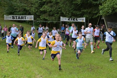 Beim 20. Angelika-Crosslauf in Bockau waren 34 Aktive am Start.