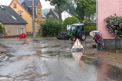 In Sehma drang Wasser auch in Keller von Wohnhäusern ein.