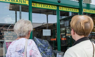 Bei der Filiale von Leitermann in Rochlitz blieb die Automatiktür zu. Von dem Stromausfall waren am Dienstag tausende Rochlitzer betroffen.