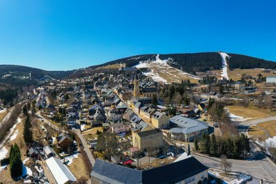 Oberwiesenthal ist im Winter wie im Sommer ein beliebtes Ausflugsziel.