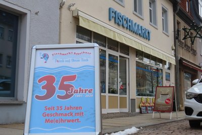 Seit 35 Jahren ist der Fischladen am Werdauer Markt unter der Regie von Matthias Scheibner.