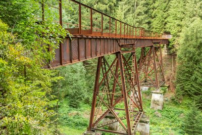 Neben der historischen Fuchsbrunnbrücke soll der neue Radweg entstehen.