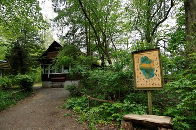 Zum Männertag öffnen die Gelenauer Ornithologen die Türen zu ihrer Vereinshütte. Es wird für die Versorgung der Wanderer gesorgt.