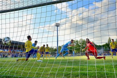 2017 standen sich Lok und der CFC ebenfalls im sächsischen Pokalfinale gegenüber. Damals erzielte Daniel Frahn (hinten Mitte) beide Tore für die siegreichen Himmelblauen. 