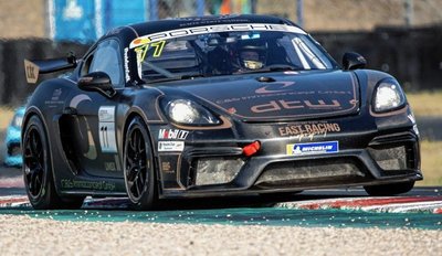 Steve Caroli mag schnelle Autos. Und lebt seinen Traum in internationalen Rennserien. 