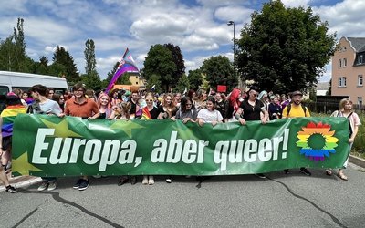 In Stollberg hat am Samstagnachmittag der erste Christopher Street Day im Erzgebirge stattgefunden. 