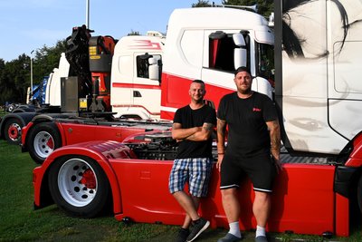Sören Dittmar und Michele Kaiser fahren für die Veranstalter MF Transporte und hatten am Wochenende viele andere Aufgaben.