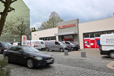 Der Rossmann an der Helenenstraße in Limbach-Oberfrohna wird derzeit umgebaut.