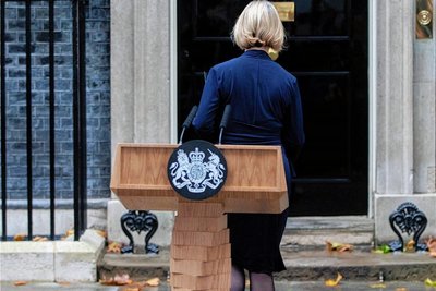 Liz Truss tritt als Parteivorsitzende zurück. 
