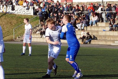 Im Männerbereich warten harte Zweikämpfe und mehr Zuschauer auf den jungen Kicker.