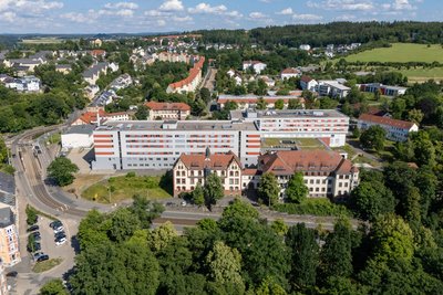 Im Plauener Helios-Klinikum arbeiten rund 1400 Menschen.