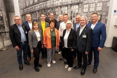 Ein würdiger Abend: Geehrte und Ehrende bei der Verleihung der Social Awards im Plauener Landratsamt.
