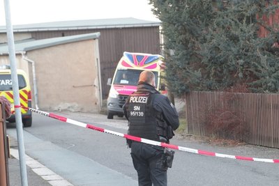 In Limbach-Oberfrohna ist am Samstag ein 41 Jahre alter Mann von einem 73-Jährigen erschossen worden.