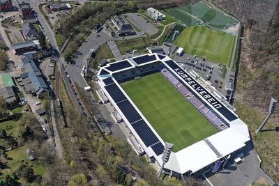 Blick aus der Luft auf das Erzgebirgsstadion in Aue.