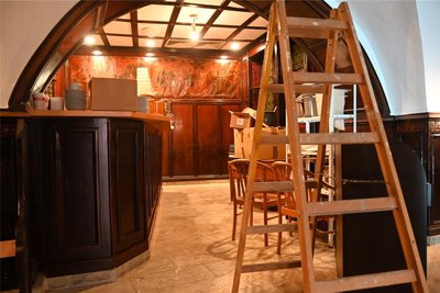 So sieht es derzeit im Gewölbe im Erdgeschoss, im ehemaligen Restaurant „Tafelspizz“ aus. Hier soll im September ein griechisches Lokal eröffnen.