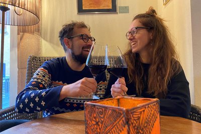 Daniel Meier und Sarah Kouril freuen sich über erfolgreiche erste Monate mit dem „Versalat“ – einem der wenigen veganen Läden im Erzgebirge, gelegen an der Stollberger Herrenstraße.