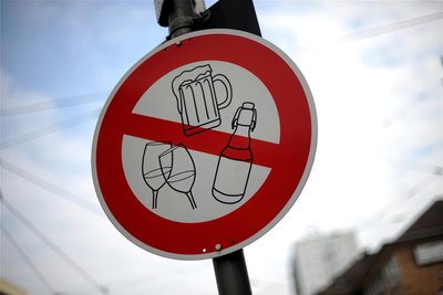 Die Fastenzeit läuft bis Ostern. Laut einer DAK-Umfrage würden drei Viertel der Deutschen dabei am ehesten auf Alkohol verzichten.