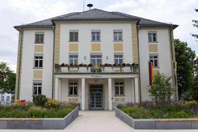 Das Rathaus Bad Elster am Kirchplatz.