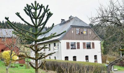 Das "Haus Waldschänke" in Eubabrunn ist Praxis, Pension und Wochenendcafé. 