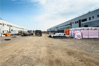 Bis zum Jahresende sollen alle Hallen des Logistikzentrums fertiggestellt und vermietbar sein. 