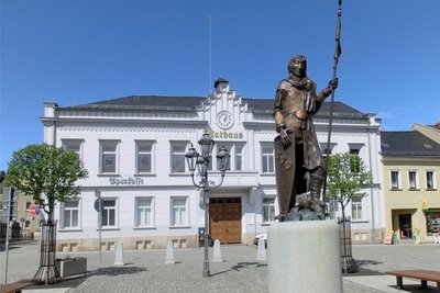 Im Elsterberger Rathaus tagt regelmäßig der Stadtrat. Die Alternative Heimatliste hat ihre Mehrheit ausgebaut.