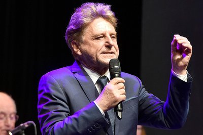Hans-Jürgen Beyer singt am Sonntag zum Stadtfest in Waldheim. Sein größter Hit: „Tag für Tag“.