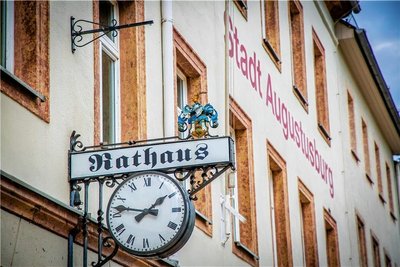 Voraussichtlich Mitte März wird Jens Schmidt ins Rathaus einziehen. Dann endet die Amtszeit von Sandra Kaufmann. 