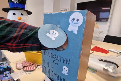 Die Rätsel im Escape-Room sollen die Sinne der Kinder ansprechen: Riechen, Hören, Fühlen.