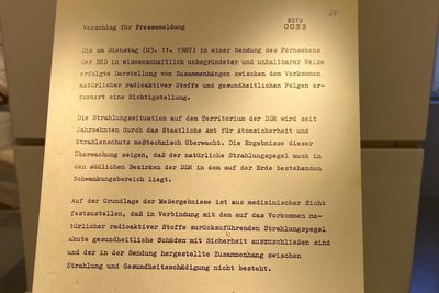 Nachdem die ARD 1987 über Umweltschäden durch die Wismut berichtet hatte, reagierte das Ministerium für Staatssicherheit mit einer Pressemeldung. „Akute“ Gesundheitsschäden gab es demnach nicht.