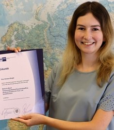 Von der IHK ist Vanessa Bürgel als beste Tourismuskauffrau ihres Jahrgangs ausgezeichnet worden.