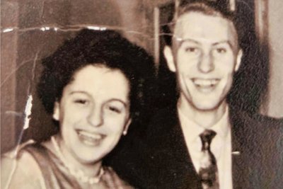 Ein privater Schnappschuss von Liane und Dieter Dörfler zwischen Kennenlernen und Hochzeit 1957.