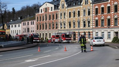 Wegen eines Feuerwehreinsatzes war die Karlsbader Straße in Schwarzenberg zeitweise gesperrt.