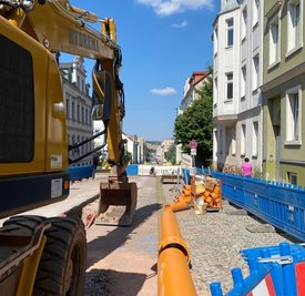 Haus an Haus und kaum Grün: die Winklerstraße in Frankenberg. Wenn nicht wie im Moment gebaut wird, ist die Trasse Richtung Stadtzentrum eine Rennstrecke, auf der immer wieder etwas passiert.