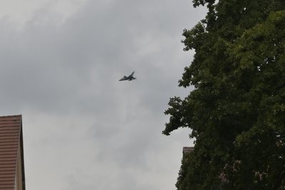 Mehrere Kampfjets der Bundeswehr befanden sich am Mittwoch im Tiefflug über Zwickau.