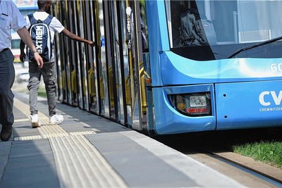 Trotz der IT-Probleme hinter den Kulissen fuhren Busse und Bahnen zu Beginn der neuen Woche weitgehend normal. 