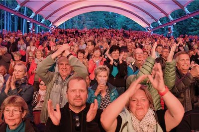 Das Naturtheater war mit 1500 Zuschauern ausverkauft.
