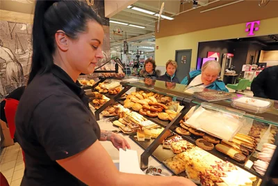 Vom ersten Tag an war der Andrang in der neuen Filiale der Bäckerei Göpfert im Kaufland Freiberg groß.