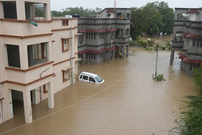 Die heftigen Überschwemmungen der jüngsten Zeit in Pakistan werden von Experten im Zusammenhang mit dem Klimawandel gesehen - und dürften mithin als direkte Folge der westlichen Art zu wirtschaften gelten.