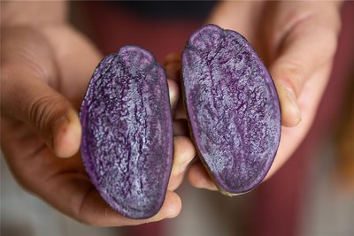 Das „Versalat“ arbeitet mit regionalen Produzenten wie Kunze-Kartoffeln aus Gornau zusammen.
