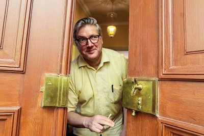 Martin Salesch vom Vogtlandmuseum in Plauen öffnet die Türen für ein großes Festwochenende. Der 100. Geburtstag wird am Samstag und Sonntag gefeiert.