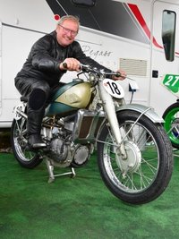 Stefan Tennstädt aus Rodewisch war auf dem Sachsenring mit einer OZ-250 und einer Bakker-Rotax unterwegs. 