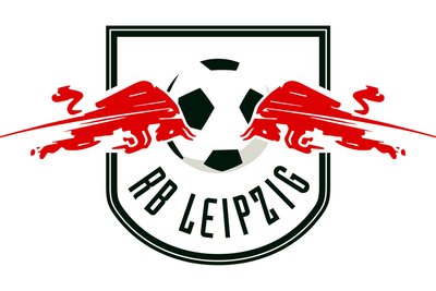 Logo des Fußball-Bundesligisten RB Leipzig: Ein Augenzeuge widerspricht den Angaben der bayrischen Polizei zu den Vorfällen am Freitag an der Autobahn-Raststätte Frankenwald.