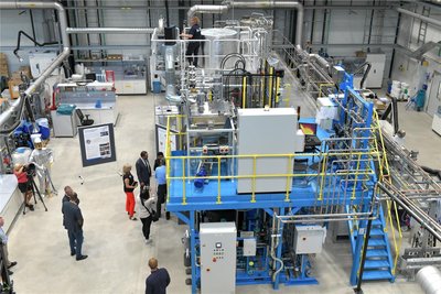 Zu dem neuen Plasmaofen im Helmholtz Institut Freiberg gehört auch eine Abgasreinigungsanlage.