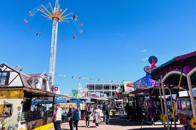 Ein Riesenrad gibt es dieses Jahr nicht - dafür aber ein besonders hohes Kettenkarussell.