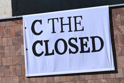 Protestaktion am Chemnitzer Schauspielhaus: Es läuft einiges nicht glatt im Getriebe der Kulturhauptstadt.