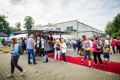 Das vierte Backstubenfest der Bäckerei Stölzel in Rochlitz fand nach fünfjähriger Unterbrechung statt und war ähnlich gut besucht wie vor der Pandemie.