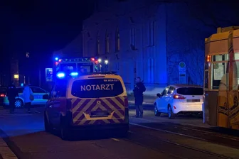 79-Jähriger angefahren: Leipziger Straße in Zwickau mehrere Stunden gesperrt - Nach einem Unfall wurde die Leipziger Straße in Zwickau gesperrt.
