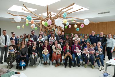 In der Grünhainichener Grundschule herrschte bei der Babybegrüßung reger Betrieb.
