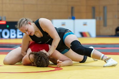 Nach längerer Verletzungspause hat sich Lilly Schneider (oben) vom RV Thalheim mit ihrem Titelgewinn in beeindruckender Manier zurückgemeldet.